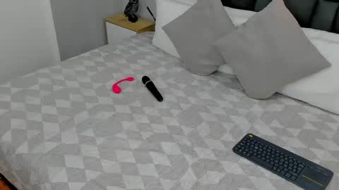 Snapshot of ayla_martinez chatting on February 9, 2025, 1:44 am Ayla online show from February 9, 2025, 1:44 am