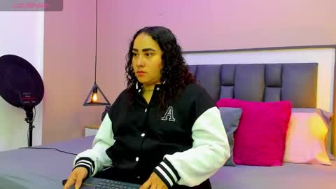 Snapshot of ayla_martinez chatting on September 22, 2025, 1:51 am Ayla online show from September 22, 2025, 1:51 am