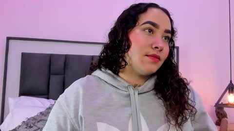 Snapshot of ayla_martinez chatting on October 18, 2025, 2:47 am Ayla online show from October 18, 2025, 2:47 am