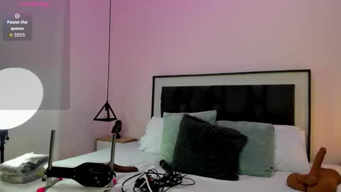 Snapshot of ayla_martinez chatting on October 22, 2025, 2:34 am Ayla online show from October 22, 2025, 2:34 am