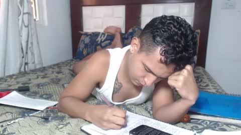 Snapshot of aziel_pantoja chatting on September 24, 2025, 8:56 pm Aziel Pantoja online show from September 24, 2025, 8:56 pm