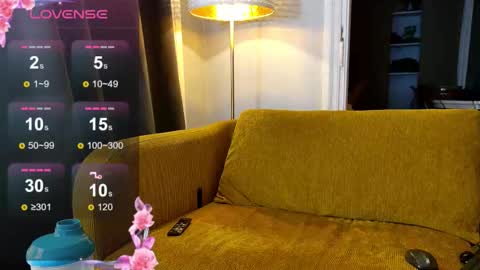 Snapshot of azurea69 chatting on October 17, 2025, 10:23 pm Azurea69 online show from October 17, 2025, 10:23 pm