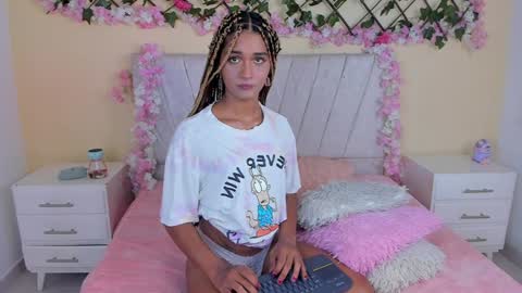 Snapshot of baby_kaliope chatting on December 28, 2024, 2:33 am Kaliope online show from December 28, 2024, 2:33 am