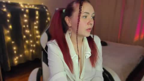 Heyy Im Kikuuu  Im so energetic  Catch my vibe online show from December 14, 2024, 8:40 pm