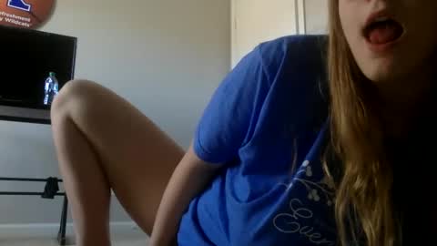 Snapshot of baeblondie chatting on February 28, 2025, 6:20 pm baeblondie online show from February 28, 2025, 6:20 pm