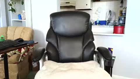 Snapshot of baldafterdark chatting on October 10, 2025, 3:11 pm Anthony online show from October 10, 2025, 3:11 pm