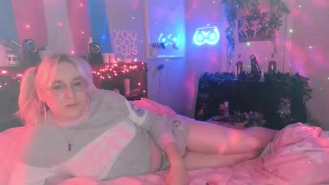 Bambi Sparkles TS online show from February 19, 2025, 1:06 pm