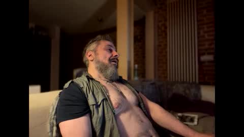 Snapshot of barba71 chatting on January 15, 2025, 7:44 pm Military man 69 online show from January 15, 2025, 7:44 pm