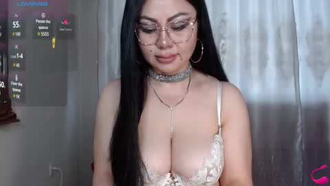 Snapshot of batari_giya chatting on March 2, 2025, 5:12 am Lara online show from March 2, 2025, 5:12 am