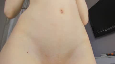 Snapshot of bb_lourels_ chatting on December 31, 2024, 11:17 pm Lourel I will be here on and online show from December 31, 2024, 11:17 pm