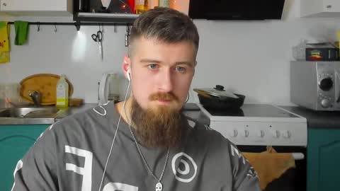 Snapshot of bearded_legend chatting on January 23, 2025, 9:18 pm Zeus online show from January 23, 2025, 9:18 pm