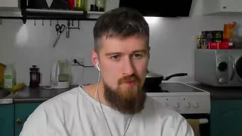 Snapshot of bearded_legend chatting on February 26, 2025, 10:20 pm Zeus online show from February 26, 2025, 10:20 pm