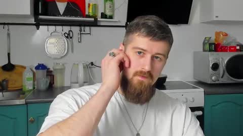 Snapshot of bearded_legend chatting on March 3, 2025, 9:48 pm Zeus online show from March 3, 2025, 9:48 pm