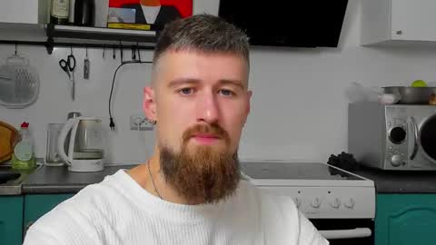 Snapshot of bearded_legend chatting on September 22, 2025, 3:25 pm Zeus online show from September 22, 2025, 3:25 pm