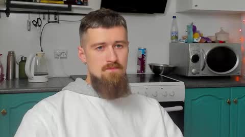 Snapshot of bearded_legend chatting on October 12, 2025, 12:20 am Zeus online show from October 12, 2025, 12:20 am