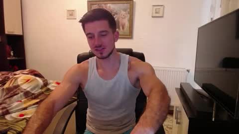 Snapshot of beauty_hard_beast chatting on October 5, 2025, 10:35 am Mia and Jake online show from October 5, 2025, 10:35 am