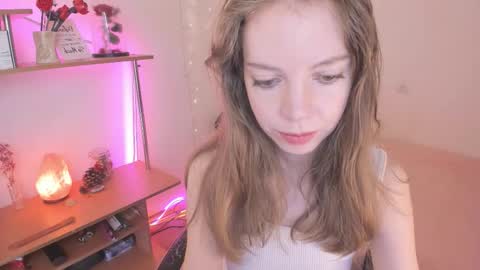 Snapshot of beautyeliise chatting on September 29, 2025, 9:03 am Eliise online show from September 29, 2025, 9:03 am