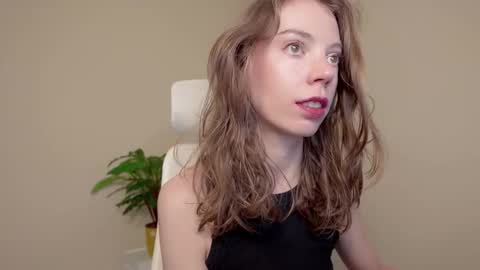 Snapshot of beautyeliise chatting on November 3, 2025, 9:10 am Eliise online show from November 3, 2025, 9:10 am