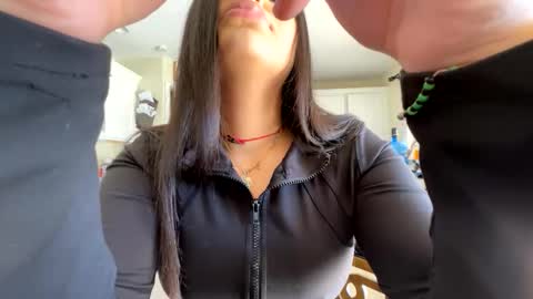 Snapshot of bebesitaa21 chatting on October 28, 2025, 8:33 pm Angelique online show from October 28, 2025, 8:33 pm