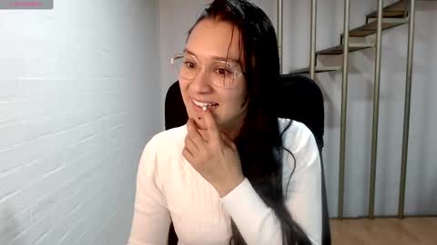 Snapshot of beckdymon chatting on March 8, 2025, 4:12 am Daniela online show from March 8, 2025, 4:12 am