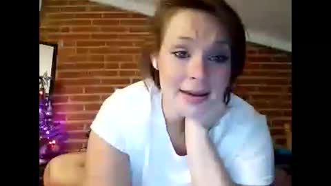 Snapshot of becky2994 chatting on December 14, 2024, 7:29 am BECKY BOO  online show from December 14, 2024, 7:29 am