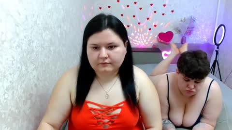 Snapshot of beckyandellen chatting on February 15, 2025, 12:22 pm BeckyAndEllen online show from February 15, 2025, 12:22 pm