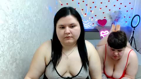 Snapshot of beckyandellen chatting on February 18, 2025, 8:03 pm BeckyAndEllen online show from February 18, 2025, 8:03 pm