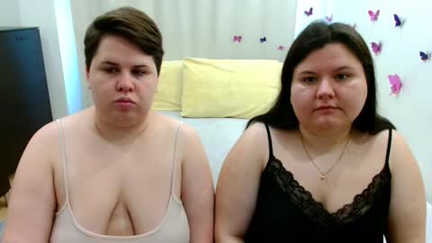 Snapshot of beckyandellen chatting on October 1, 2025, 8:42 am BeckyAndEllen online show from October 1, 2025, 8:42 am