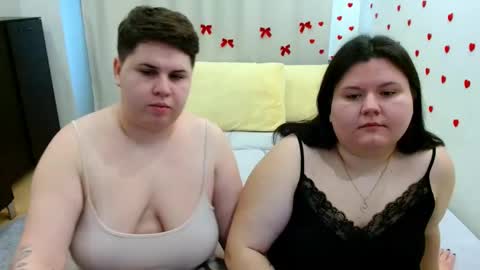 Snapshot of beckyandellen chatting on October 25, 2025, 11:40 am BeckyAndEllen online show from October 25, 2025, 11:40 am