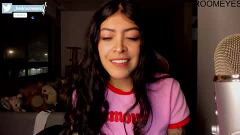 Snapshot of bedroomeyess chatting on March 8, 2025, 12:11 am Amber UwU IM MOVING AND IS CRAZY ILL BE BACK VERY SOON 3 MISS YA ALREADY online show from March 8, 2025, 12:11 am