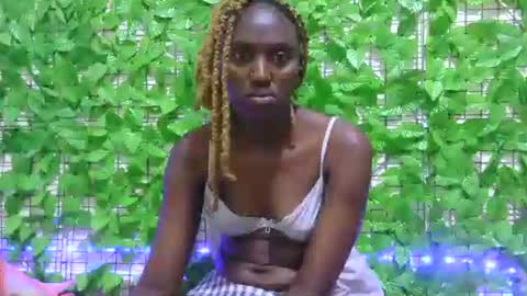 Snapshot of beib_love chatting on September 15, 2025, 3:06 am beib_love online show from September 15, 2025, 3:06 am