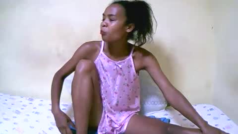 Snapshot of bella193999 chatting on December 16, 2024, 3:22 pm bella193999 online show from December 16, 2024, 3:22 pm