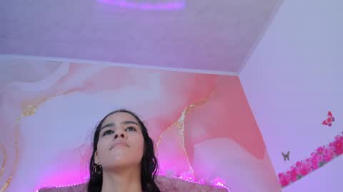 Snapshot of bella__sweets chatting on January 29, 2025, 9:39 pm Melanie online show from January 29, 2025, 9:39 pm