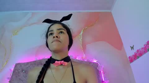 Snapshot of bella__sweets chatting on February 13, 2025, 1:08 am Melanie online show from February 13, 2025, 1:08 am