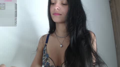 Snapshot of bella_musee chatting on January 8, 2025, 12:17 am   online show from January 8, 2025, 12:17 am