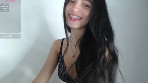 Snapshot of bella_musee chatting on January 10, 2025, 1:32 am   online show from January 10, 2025, 1:32 am