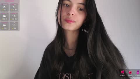 Snapshot of bella_musee chatting on January 24, 2025, 3:13 pm   online show from January 24, 2025, 3:13 pm