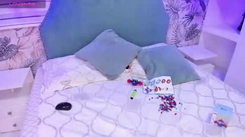 Snapshot of bellaa_becca chatting on December 27, 2024, 7:57 pm Bella Becca online show from December 27, 2024, 7:57 pm