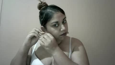 bellachow10 online show from October 4, 2025, 9:18 am