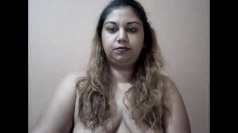 bellachow10 online show from October 13, 2025, 9:42 am