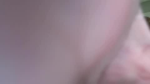 Snapshot of benz10001 chatting on December 15, 2024, 2:05 pm benz10001 online show from December 15, 2024, 2:05 pm