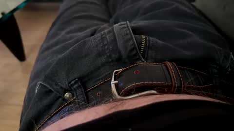 Snapshot of benz10001 chatting on January 19, 2025, 12:28 am benz10001 online show from January 19, 2025, 12:28 am