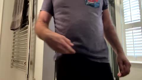 Snapshot of benz10001 chatting on February 20, 2025, 12:47 pm benz10001 online show from February 20, 2025, 12:47 pm