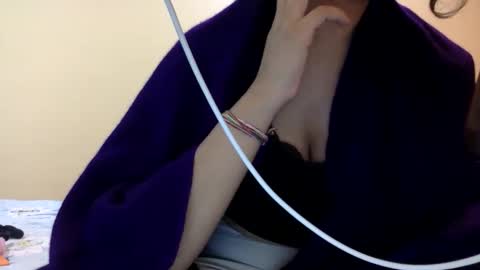 Snapshot of bermudatriangle12 chatting on November 7, 2025, 12:16 pm tixxie online show from November 7, 2025, 12:16 pm