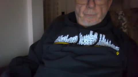 Snapshot of bernard1102 chatting on January 7, 2025, 2:31 am bernard1102 online show from January 7, 2025, 2:31 am