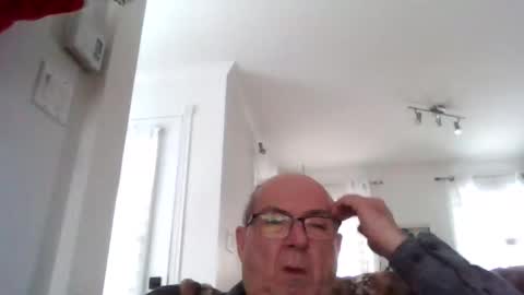 Snapshot of bernard1102 chatting on January 12, 2025, 2:30 pm bernard1102 online show from January 12, 2025, 2:30 pm