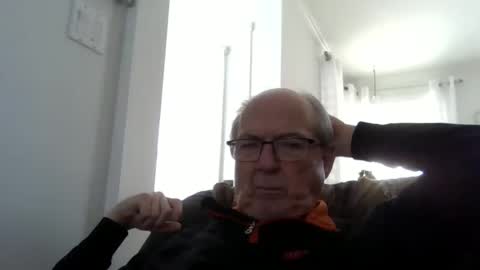 Snapshot of bernard1102 chatting on February 28, 2025, 6:52 pm bernard1102 online show from February 28, 2025, 6:52 pm