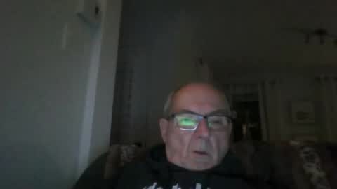 Snapshot of bernard1102 chatting on September 17, 2025, 12:12 am bernard1102 online show from September 17, 2025, 12:12 am