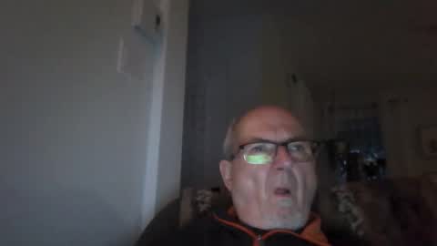 Snapshot of bernard1102 chatting on September 25, 2025, 10:46 pm bernard1102 online show from September 25, 2025, 10:46 pm