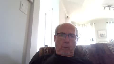 Snapshot of bernard1102 chatting on October 5, 2025, 7:45 pm bernard1102 online show from October 5, 2025, 7:45 pm